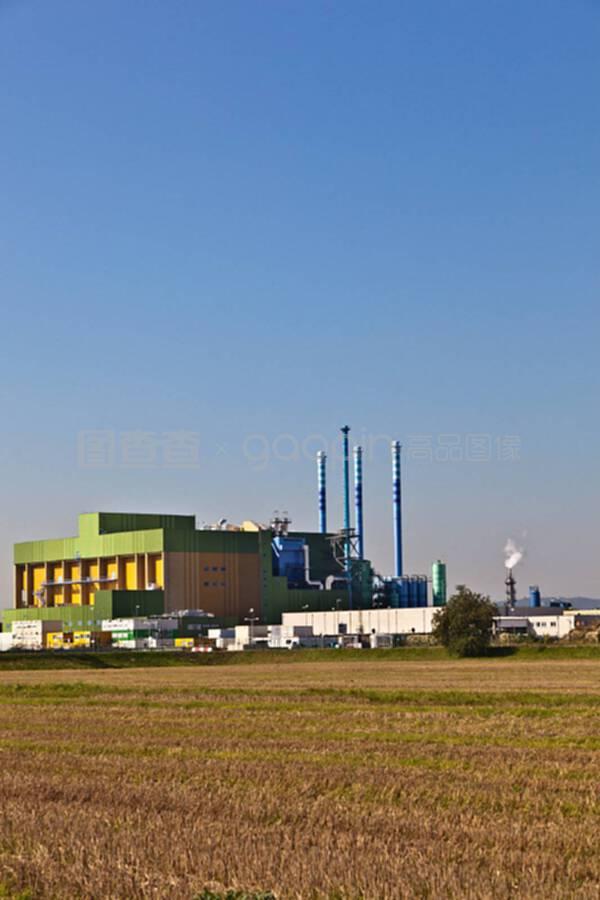 美麗風景中的工業(yè)園建筑