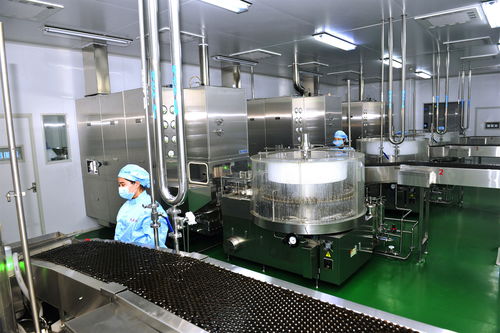 圖片新聞 淅川縣工業(yè)園區(qū)的河南福森藥業(yè)加緊生產(chǎn)中藥制劑